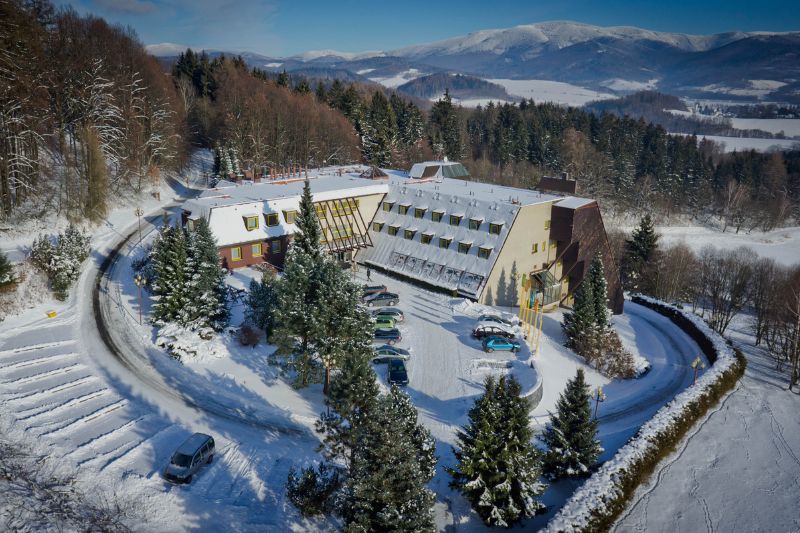 Wellnesshotel DIANA - TEHRMALBAD Velké Losiny